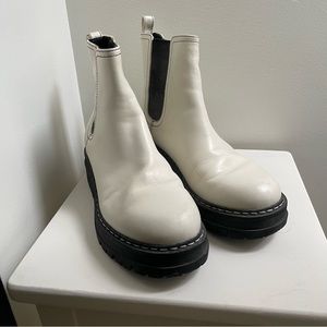White Lugg sole boots